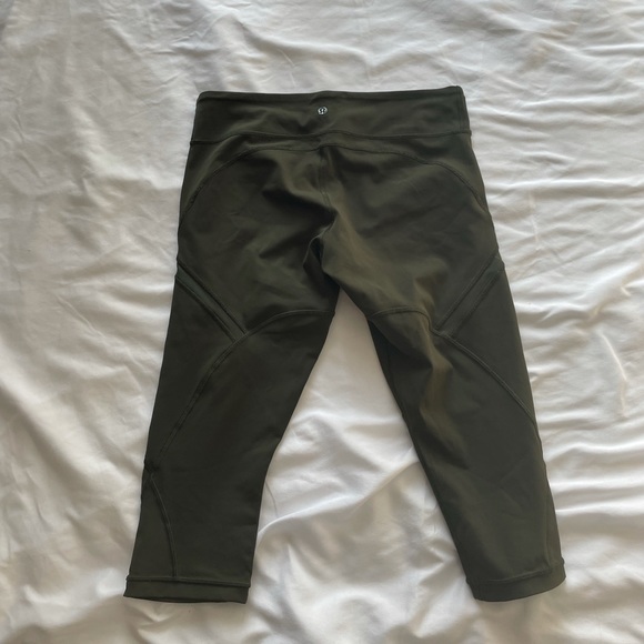 Lululemon Cropped Mesh Olive Green Leggings | Size 6 (Size Dot) - Picture 1 of 8